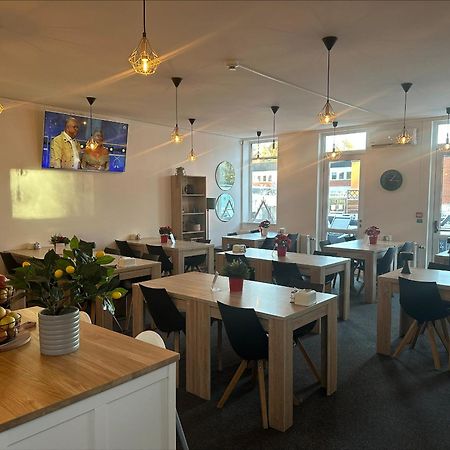 Almnaes Park Hotel Södertälje Eksteriør billede