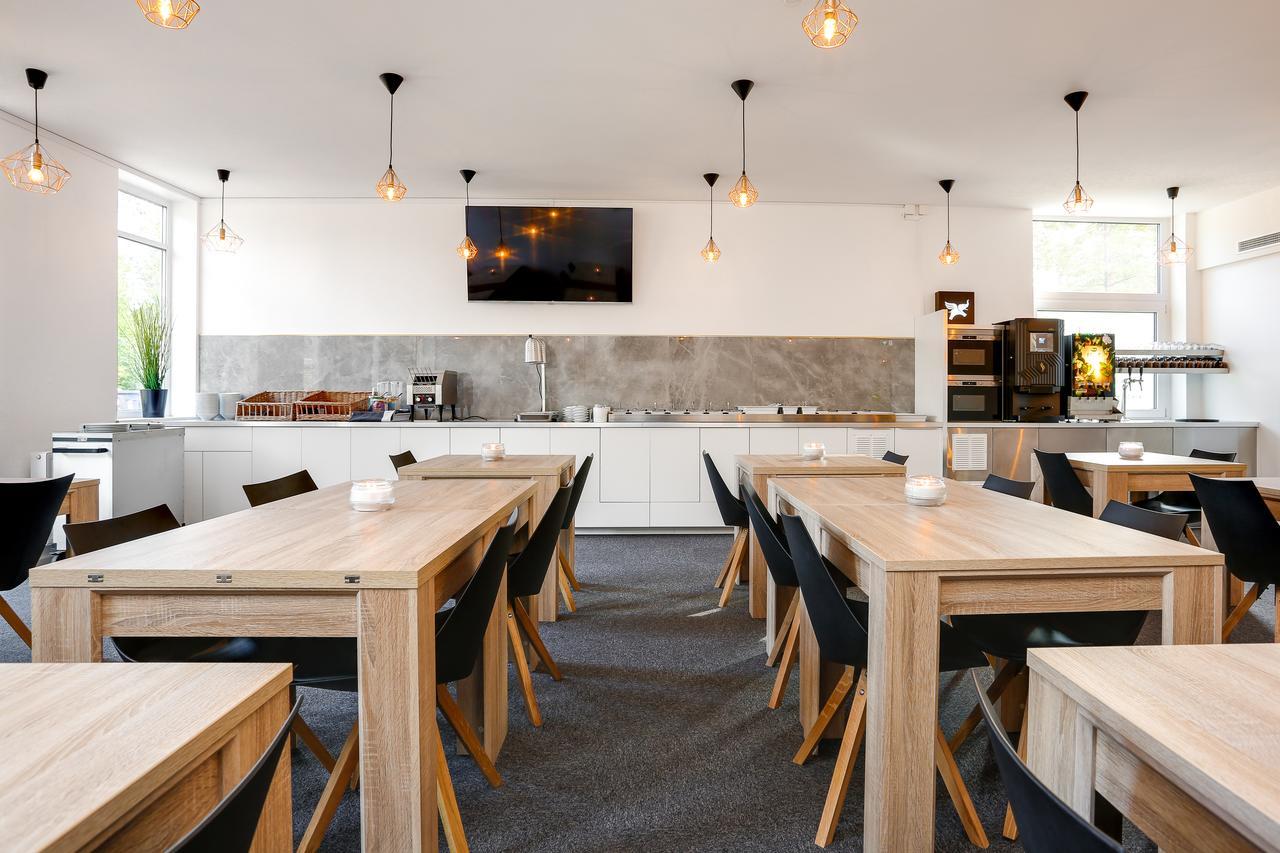 Almnaes Park Hotel Södertälje Eksteriør billede
