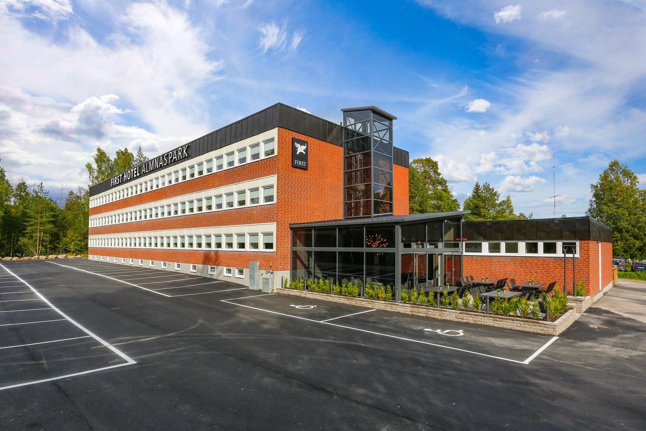 Almnaes Park Hotel Södertälje Eksteriør billede