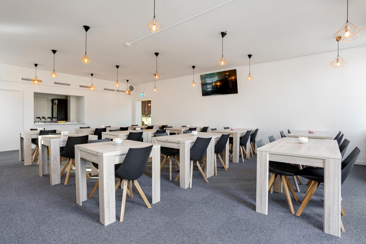 Almnaes Park Hotel Södertälje Eksteriør billede